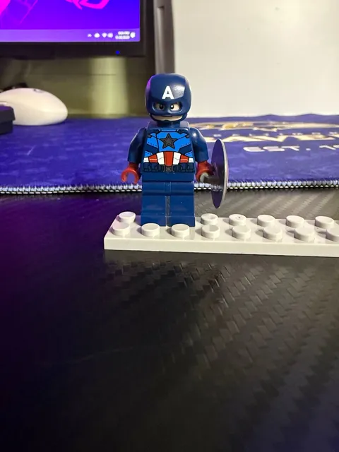 LEGO Marvel Captain America Minifig