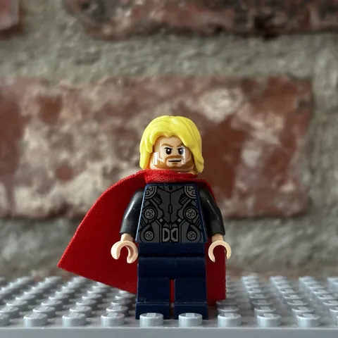 Lego Minifigure Thor - Spongy Cape, Dark Blue Legs sh0170 Super Heroes