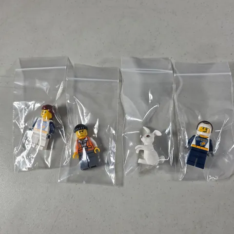 Lego Minifigures City Race Dragster Truck Driver + Car Driver, Bandit, Rabbit