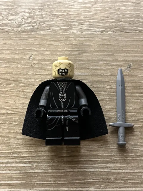Lego Mouth of Sauron Minifigure w/ Cape lor064 From 79007 Battle Black Gate