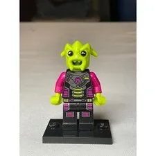 LEGO Alien Villain Minifigure Series 13 Collectible 71008 Space Sci-Fi Figure