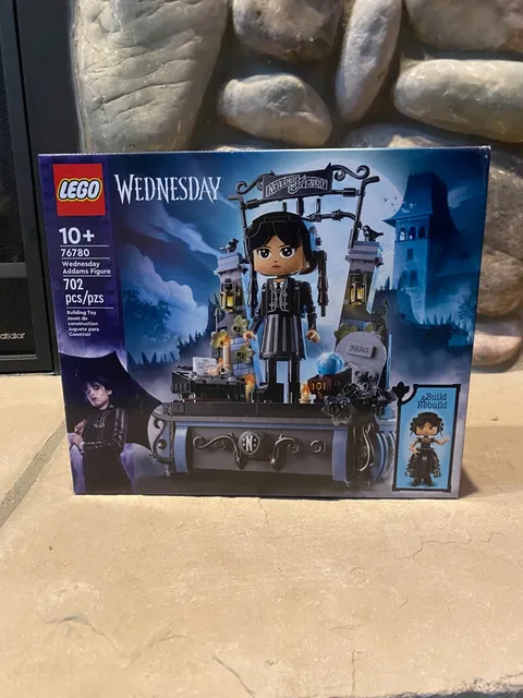 Lego WEDNESDAY ADDAMS FIGURE Set 76780 Sealed RETIRED