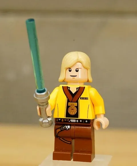 Lego Minifigure SW0257 Star Wars Luke Skywalker Celebration Medal 2009