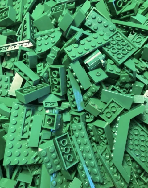 LEGO x400 Pieces Forest Green Bricks And Plates Pieces