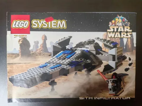 LEGO Star Wars: Sith Infiltrator (7151)—The box was opened,minifigures inside.