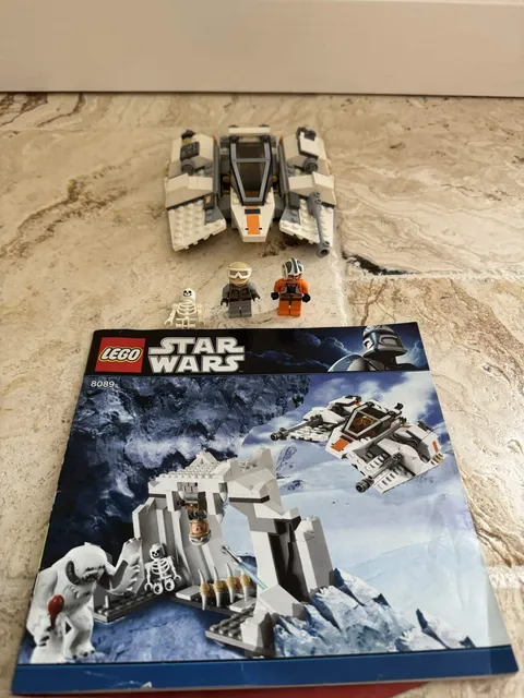 LEGO Star Wars Hoth Wampa Cave (8089) Snowspeeder w/ Manual Incomplete
