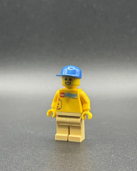 RARE The LEGO Experience Tour Staff Exclusive Minifigure - GEN118