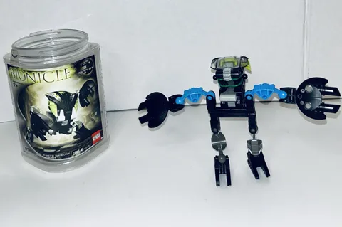 LEGO Bionicle: Bohrok Nuhvok (8561) with Canister