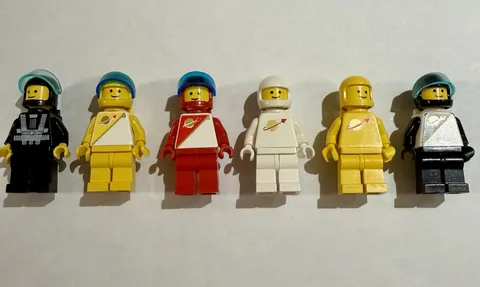 Vintage LEGO Space Astronaut Lot Futuron Blacktron Classic Space x6