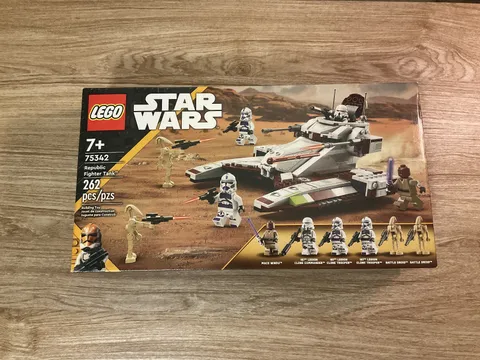 LEGO Star Wars: Republic Fighter Tank (75342) Sealed Bags Damaged Box