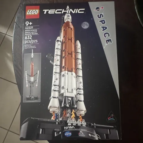 LEGO Technic 42221 NASA Artemis Space Launch System Rocket Set 632 pcs Ages 9+
