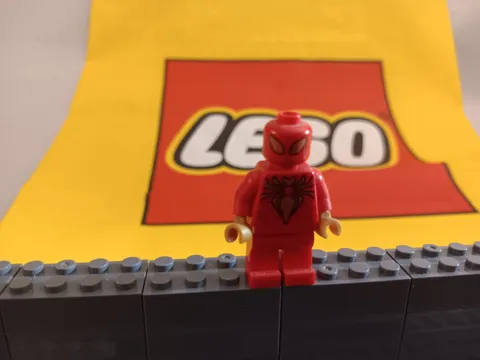 LEGO Spider-Man Red Suit Minifigure Marvel Super Heroes SH0216 2015 4pc