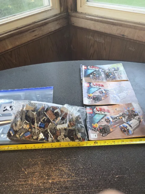 LEGO The LEGO Movie 70806 Castle Cavalry Plus More Sets w/Instructions #25