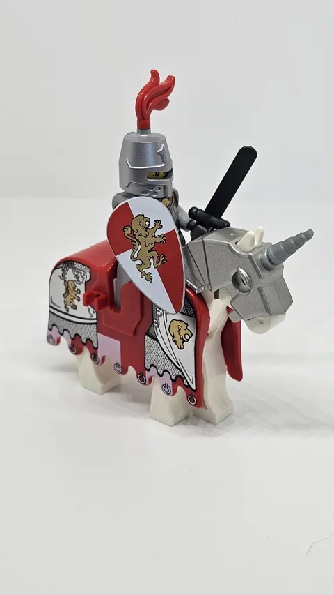 LEGO Castle Kingdoms Lion Knight With Horse Full Barding Armor CMF Minifigure