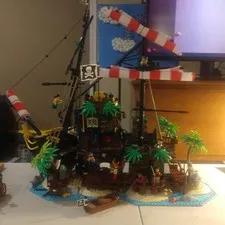 LEGO Pirates of Barracuda Bay 21322 + Manual & Minifigs! Only 3 Pieces Missing