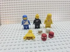Lot of Vinatge Lego Classic Space Minifigures & Parts
