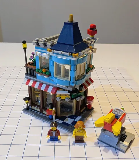LEGO CREATOR 3 in 1 Townhouse Toy Store 31105 Retired Complete | See Description