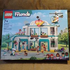 LEGO Friends Heartlake City Hospital 42621 1045 pcs Helicopter Set Age 7+
