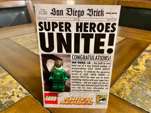 LEGO DC GREEN LANTERN MINI FIGURE 2011 SDCC VERY RARE!
