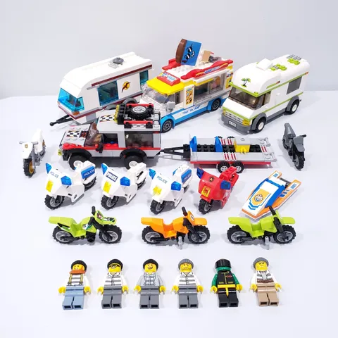 Lego City Vehicle And Minifigure Lot Bundle 60253 4433 7639 4435