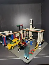 LEGO 7993 Service Station City Town Octan Gas Car Wash Road W/Baseplate 2007