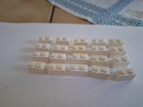 No 277.  20x Legobasic 3004. 1x2. white 
