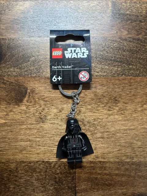 LEGO Star Wars Darth Vader Key Chain Brand NEW