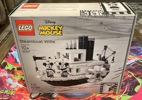 LEGO 21317 Disney Mickey Mouse Steamboat Willie LEGO Ideas ERROR Box -Brand New