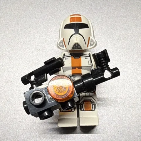LEGO Star Wars Clone Trooper Minifigure w/ Helmet & Blaster Weapon