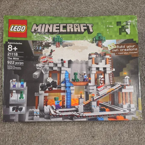 LEGO Minecraft The Mine 21118 Retired Complete Set Box 922 pcs.