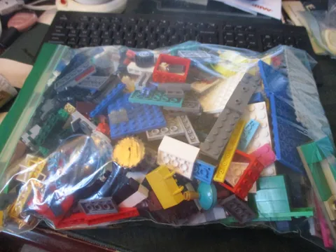 LEGO Bulk Lot Mixed Bricks Pieces Parts Multicolor in Polybag     FREE SHIPPING!