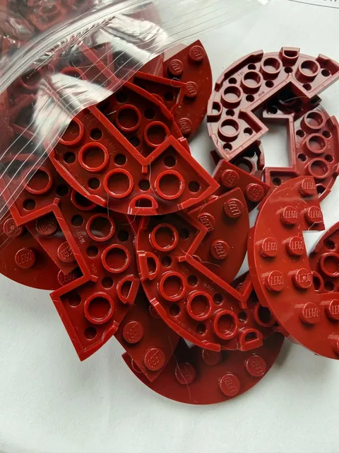LEGO-NEW -#18646-DARK RED-PLATE/ROUND/1/2/3 X 6 W/ HALF CUTOUT-5 PIECE