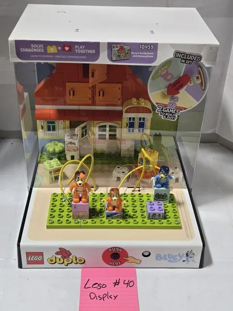LEGO DUPLO Bluey 10459 Family House Lighted Store Display Case Clear White Toy