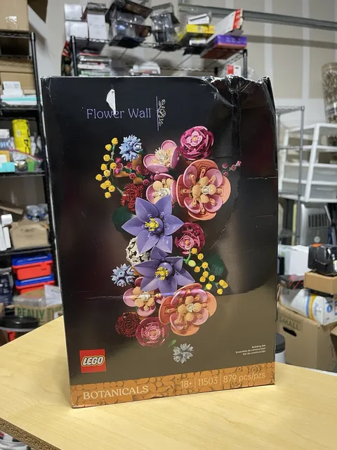 Lego 11503 Botanicals Flower Wall 879 pcs Sealed In Box! Box Damage