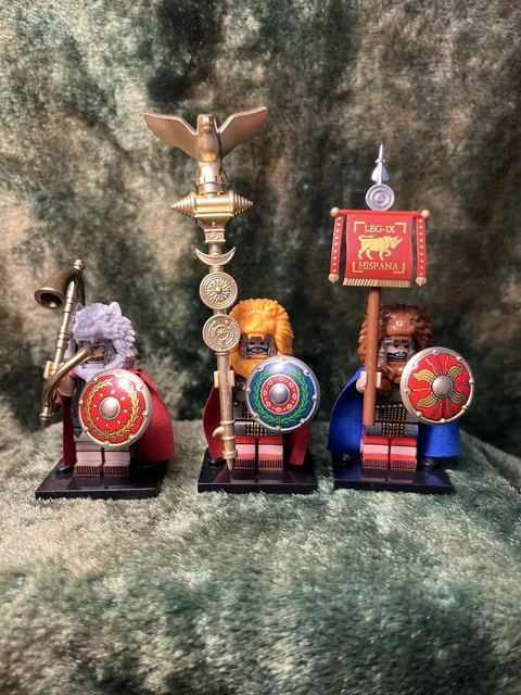 3x 54mm MINI NOVEL AQUILIFER CORNICEN SIGNIFER 9th LEGION on Genuine LEGO Bases