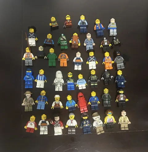 Lego minifigure lot of 44 rare and valuable minifigures 