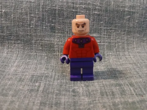 LEGO Marvel Magneto Minifigure Incomplete Missing Helmet