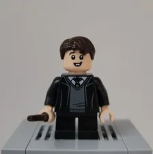 LEGO Harry Potter| Neville Longbottom - Hogwarts Robe Minifigure | hp472 | 76426