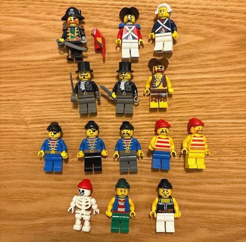 LEGO Minifigure Pirates Lot Set of 14 Bulk Sale Imperial Soldier