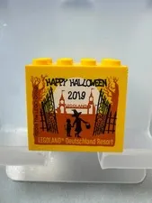 LEGO collectible brick special brick 2x4x3 yellow Legoland happy Halloween 2019