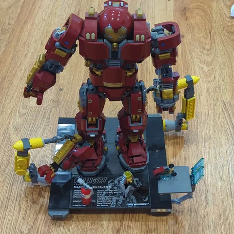 LEGO 2018 Marvel 76105 The Hulkbuster: Ultron Edition Set with  98% completed