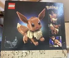 Lego pokemon Eevee 587 pieces