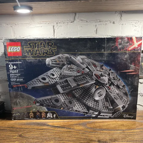 LEGO Star Wars: Millennium Falcon (75257) Brand New Sealed Box Set damaged box