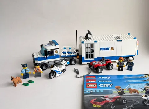 LEGO 60139 - CITY: Mobile Command Center - Complete w/ manuals