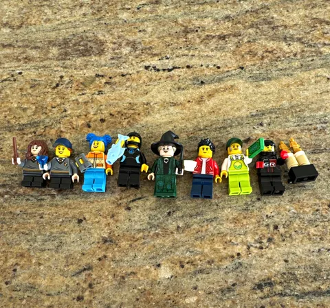 LEGO Minifigures Lot of 7 Minifigures w/ Accessories Wand Diamond Fish