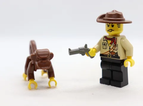 Johnny Thunder w/ Monkey 5986 5987 5958 Adventurers Desert LEGO® Minifigure