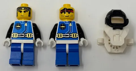 2 LEGO Aquazone Aquanauts Minifigures with 1 Helmet