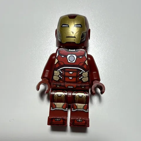 LEGO Marvel Iron Man/Tony Stark Minifigure w/ Helmet Red & Gold Armor