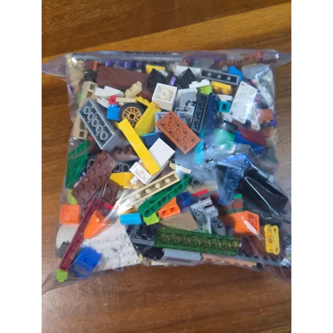 Lego Bulk Lot 2.5lb Mixed Bricks and Parts 1 Gallon Bag Assorted Colors