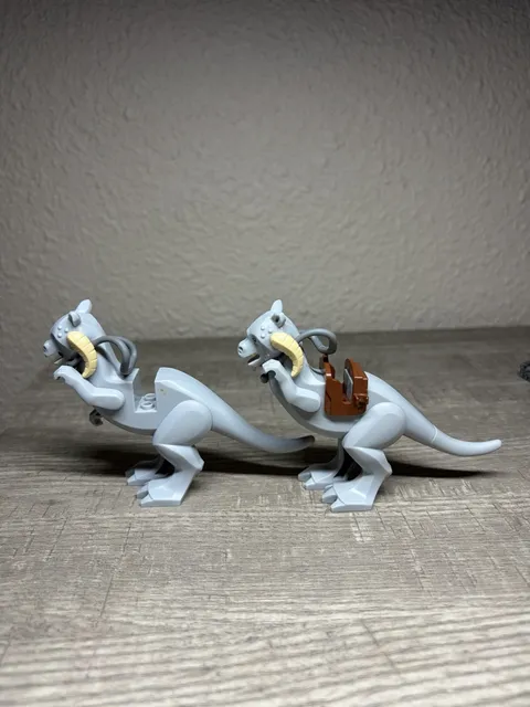Lego Star Wars Tauntaun Minifigure 7749 7879 with Saddle Taun Taun Lot of 2